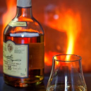 Ein Abend am Kamin mit Winterabend Duftmischung (ätherisches Öl)